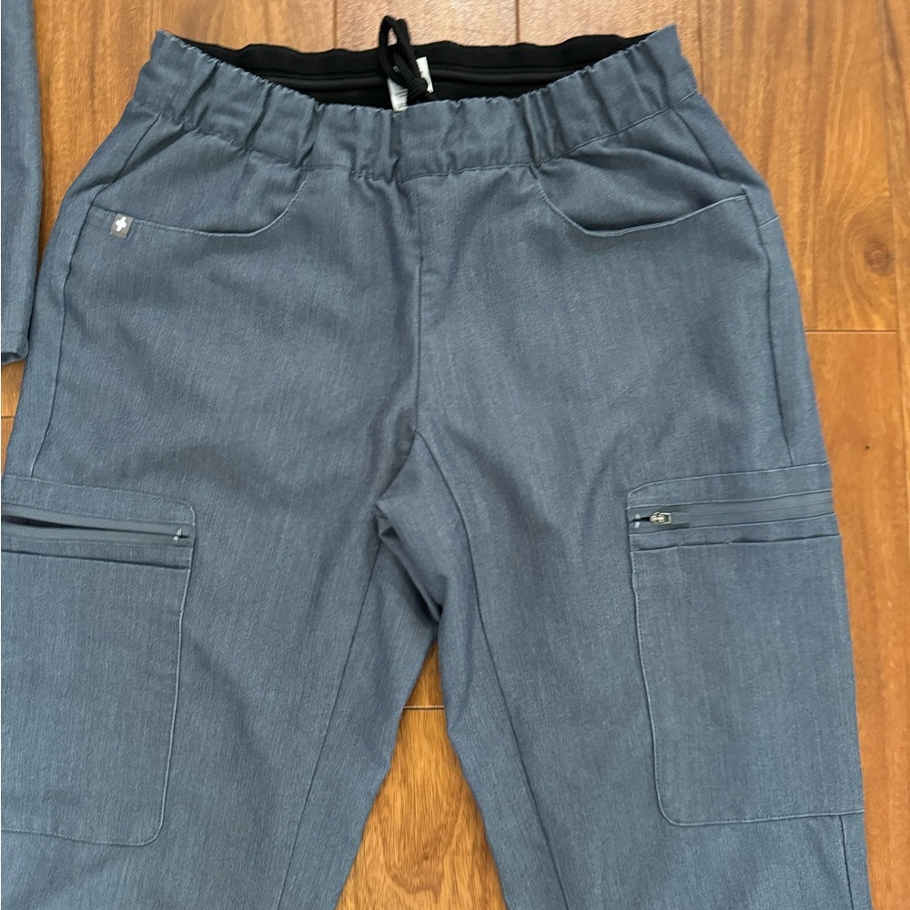 FIGS Denim Scrub Set - Picture 6 of 12